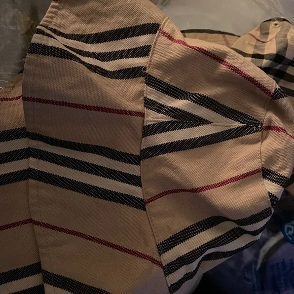 Burberry Cap and Bucket Hat - Picture 2 of 5